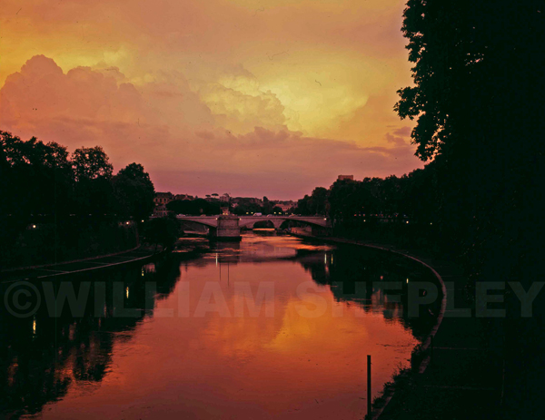 21Tiber_at_sunset